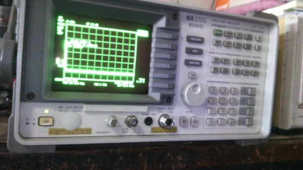 ขาย SPECTRUM ANALYZER HPรุ่น8590D 9 KHz-1.8 GHz