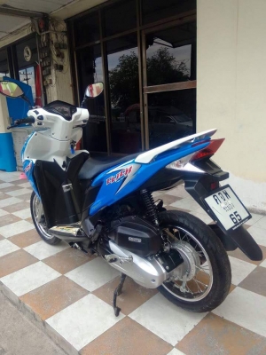 ขายอย่างถูก Click 125i ใหม่ล่าสุด สีน้ำเงินขาว รุ่น Tune up รถสวยม๊ากมาก ขับดีสุดๆ หัวฉีดประหยัดน้ำมัน ขายอย่างถูก Click 125i ใหม่ล่าสุด สีน้ำเงินขาว รุ่น Tune up รถสวยม๊ากมาก ขับดีสุดๆ หัวฉีดประหยัดน้ำมัน