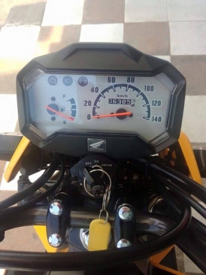 ขายอย่างถูก Zoomer X ปี 2556 สีเหลือง สวยวิ๊งขั้นเทพ คุณภาพดี ประหยัดน้ำมัน