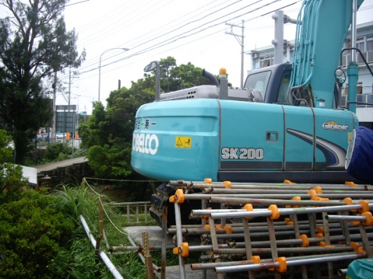 KOBELCO  SK200-8 YN12  ปี 2011 สั่งนำเข้าญี่ปุ่น สภาพสวยไหมลองพิจารณากันดูครับ 30-45 วันหากรอของได้ โทรมาคุยกันได้เลยครับ