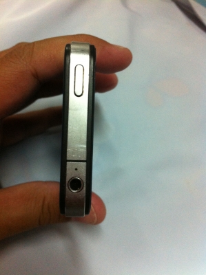 Iphone4s สภาพปกติ ใส่ซิมไทยไม่ได้ ขายเป็นไอพอด3300 บาท