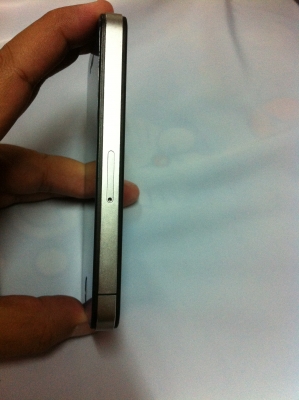 Iphone4s สภาพปกติ ใส่ซิมไทยไม่ได้ ขายเป็นไอพอด3300 บาท