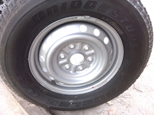 ขายยางอะไหล่ MItsubishi triton R16