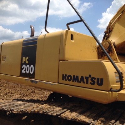 แม็คโฮลมือสอง/ Komatsu PC200-6/ SN: 83479/ ไฟฟ้าเต็ม,ช่วงล่างเต็ม แม็คโฮลมือสอง/ Komatsu PC200-6/ SN: 83479/ ไฟฟ้าเต็ม,ช่วงล่างเต็ม