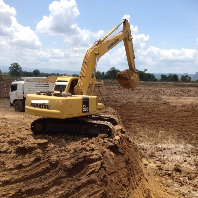 แม็คโฮลมือสอง/ Komatsu PC200-6/ SN: 83479/ ไฟฟ้าเต็ม,ช่วงล่างเต็ม แม็คโฮลมือสอง/ Komatsu PC200-6/ SN: 83479/ ไฟฟ้าเต็ม,ช่วงล่างเต็ม