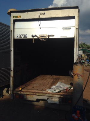 ตู้แห้งถอดจากรถสี่ล้อยาว หกล้อกลาง