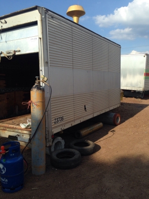 ตู้แห้งถอดจากรถสี่ล้อยาว หกล้อกลาง ตู้แห้งถอดจากรถสี่ล้อยาว หกล้อกลาง