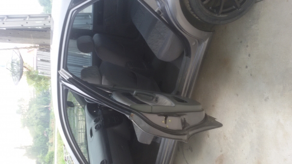 ขายรถเก๋งนั่งสวยสภาพดีมาก ขายรถเก๋งนั่งสวยสภาพดีมาก