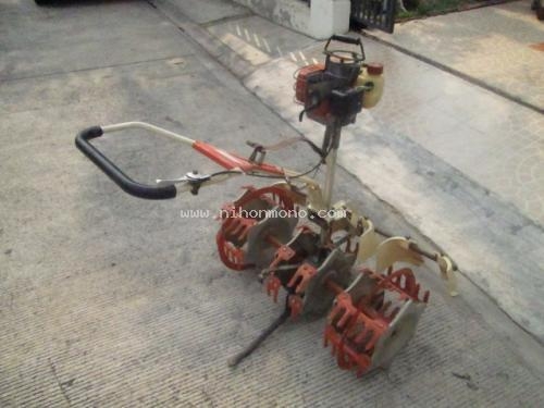 เครื่องกำจัดวัชพืชในร่องข้าว    MARUYAMA    KW รหัสสินค้า : 80802470 หรือเพิ่มเติมไดที่ www.nihonmono.com