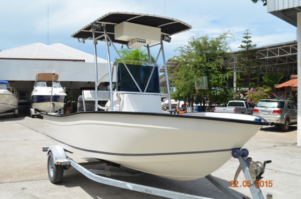 Palm Beach 165 White cap 90hp 2 stroke Center Counsole boat