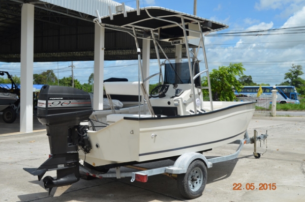 Palm Beach 165 White cap 90hp 2 stroke Center Counsole boat