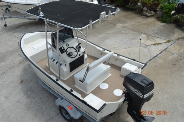Palm Beach 165 White cap 90hp 2 stroke Center Counsole boat