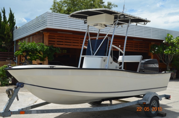 Palm Beach 165 White cap 90hp 2 stroke Center Counsole boat