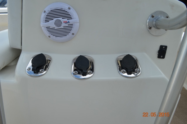 Palm Beach 165 White cap 90hp 2 stroke Center Counsole boat