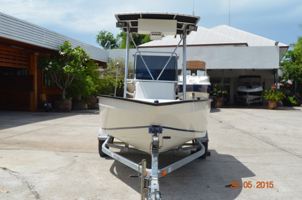 Palm Beach 165 White cap 90hp 2 stroke Center Counsole boat