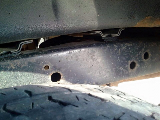 ขายครับ นิสันจอโค้ง. ฝาแดง2500 ปี40 พาเวอร์โรงงาน แอร์เย็น สภาพเดิมโรงงาน สีเดิมบางรถไม่มีผุ ตีอาบน้ำอย่างเดียว   ตั้งแต่เป็นรถมาไม่เคยทำสีเลย  ไม่มีสีโป