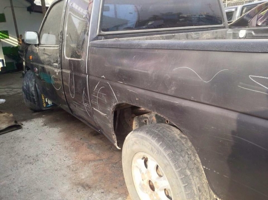 ขายครับ นิสันจอโค้ง. ฝาแดง2500 ปี40 พาเวอร์โรงงาน แอร์เย็น สภาพเดิมโรงงาน สีเดิมบางรถไม่มีผุ ตีอาบน้ำอย่างเดียว   ตั้งแต่เป็นรถมาไม่เคยทำสีเลย  ไม่มีสีโป