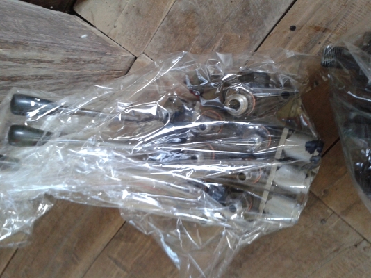 ขายคีบหน้าโครงคู่มืออ่อน ติดรถไถฟอร์ด