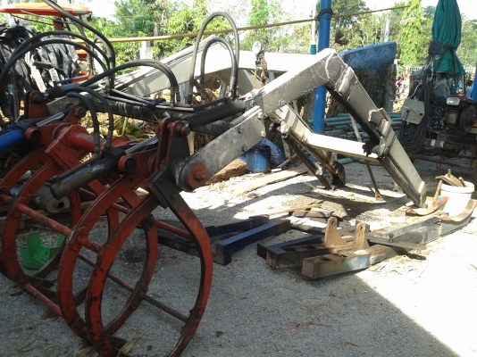 ขายคีบหน้าโครงคู่มืออ่อน ติดรถไถฟอร์ด