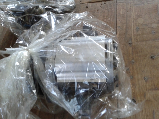 ขายคีบหน้าโครงคู่มืออ่อน ติดรถไถฟอร์ด