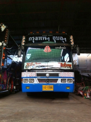 ขายรถบัส 6 ล้อแอร์ ขายรถบัส 6 ล้อแอร์