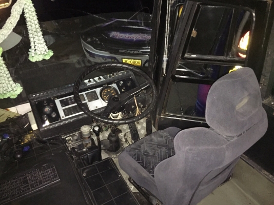 ขายรถบัส 6 ล้อแอร์ ขายรถบัส 6 ล้อแอร์