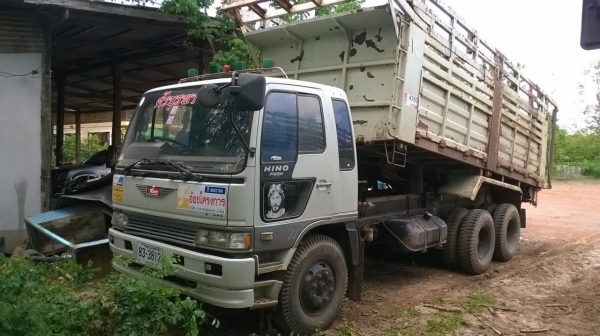 ขาย HINO FM3H วางเครื่อง M10C 240 แรงม้า เกียร์ Easton มีระบบลากพ่วง คัสซีสวยตลอดเส้น ยางเต็ม ทะเบียนเต็มพร้อมโอนครับ ขาย HINO FM3H วางเครื่อง M10C 240 แรงม้า เกียร์ Easton มีระบบลากพ่วง คัสซีสวยตลอดเส้น ยางเต็ม ทะเบียนเต็มพร้อมโอนครับ