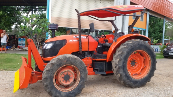 คูโบต้า M 7040 พร้อมใบมีดหน้า มือสอง แถมหาง 3 ใหม่ 1 ตัว  ถูกม๊าก มาก ราคา 480,000 บาท