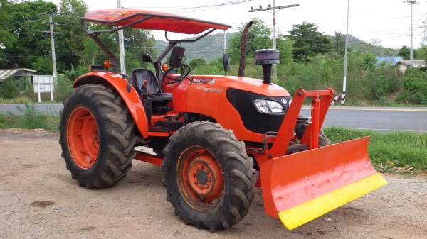 คูโบต้า M 7040 พร้อมใบมีดหน้า มือสอง แถมหาง 3 ใหม่ 1 ตัว  ถูกม๊าก มาก ราคา 480,000 บาท