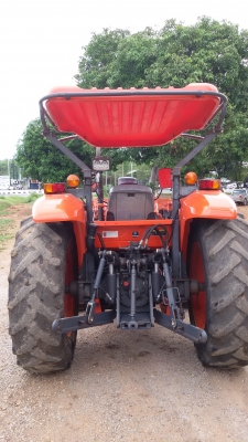 คูโบต้า M 7040 พร้อมใบมีดหน้า มือสอง แถมหาง 3 ใหม่ 1 ตัว  ถูกม๊าก มาก ราคา 480,000 บาท