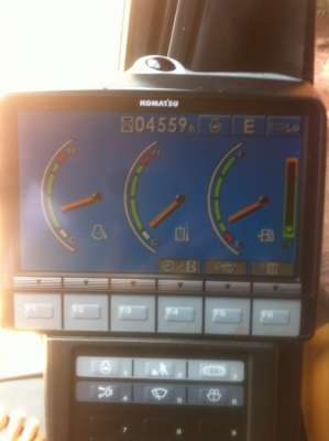 ขายด่วน!! KOMATSU PC200-8 4,559ชม. สภาพสวยค่ะ