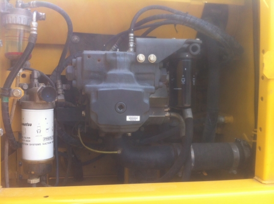 ขายด่วน!! KOMATSU PC200-8 4,559ชม. สภาพสวยค่ะ
