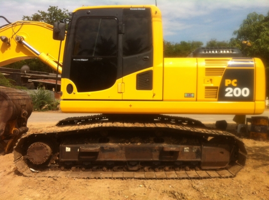 ขายด่วน!! KOMATSU PC200-8 4,559ชม. สภาพสวยค่ะ