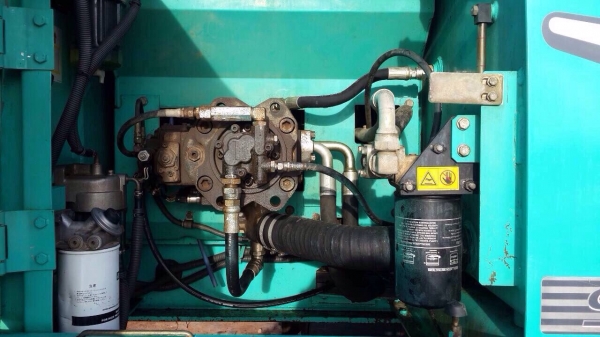 KOBELCO MARK 8 SUPER YN12 SK 200 รถบอดี้สวยเดิมๆดีพร้อมทำงานได้เลย ใช้งานน้อย 5,320 ชม. เครื่องยนต์แน่นดีแรงดีสุดๆครับ ภายในเก๋งอุปกรณ์ครบพร้อม แอร์เย็น สะอาดสวย ควบคุมง่ายทำงานได้อย่างเร็วครับ ภายนอกบูมอาร์มสวยไม่มีปะ ช่วงล่างเอวแน่น โรลเลอร์โซ่บูทใบแทรก