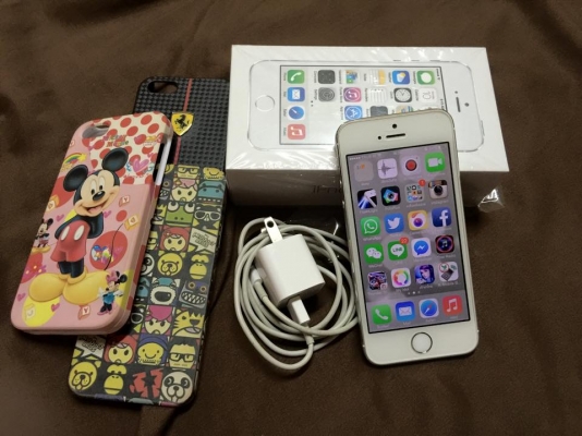 ขาย IPHONE 5s 32GB สีขาวเครื่อง 0 dtac มีรอยตามรูปคับ