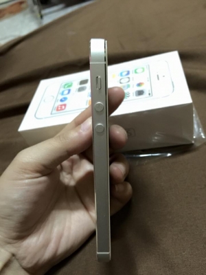ขาย IPHONE 5s 32GB สีขาวเครื่อง 0 dtac มีรอยตามรูปคับ