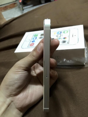 ขาย IPHONE 5s 32GB สีขาวเครื่อง 0 dtac มีรอยตามรูปคับ