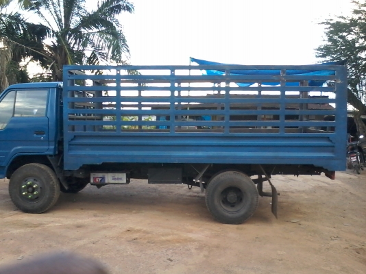 ขายกระบะเหล็ก  หกล้อ   คอกสูง