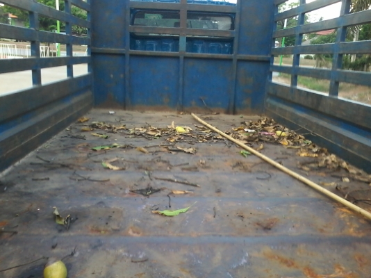 ขายกระบะเหล็ก  หกล้อ   คอกสูง