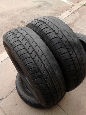 195R14  firestone CV9000 ปี2013 ปีใหม่ๆ เนื้อยางดี ไม่มีปะ  เรียบ เสมอไม่เป็นคลื่น มี 2 เส้น tel.081-427-3941