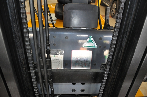 ขายรถโฟล์คลิฟท์มือสอง TCM รุ่น FG15N18 ราคา 175,000 บาท นำเข้าจากประเทศญี่ปุ่น 100\% ไม่เคยใช้งานในประเทศไทย