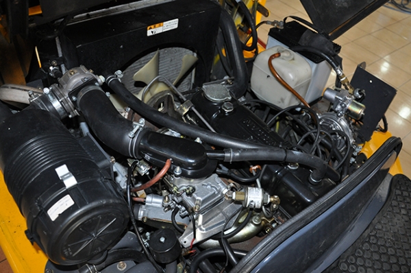 ขายรถโฟล์คลิฟท์มือสอง TCM รุ่น FG15N18 ราคา 175,000 บาท นำเข้าจากประเทศญี่ปุ่น 100\% ไม่เคยใช้งานในประเทศไทย