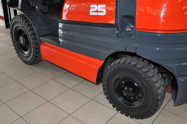 ขายรถโฟล์คลิฟท์มือสอง TOYOTA รุ่น 6FG25 ราคา 295,000 บาท นำเข้าจากประเทศญี่ปุ่น 100\% ไม่เคยใช้งานในไทย