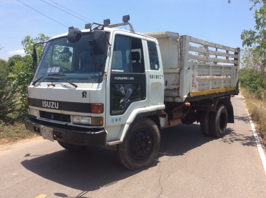 6ล้อ ISUZU ROCKY ดั๊ม เครื่อง160แรง กะบะยาว 3.80 ม. ช่วงล่างใหญ่ หัวดี เครื่องดี ครัทซีสวย รถพร้อมใช้งาน ขาย 490,000 บาท( ศุภากร 081-4252943)