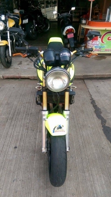 ขายคับ HONDA CB400 ปี93ของแต่งล้น สีสวยพึงทำใหม่ ท่อแต่ง กระจกแต่ง แฮนด์บาร์ ไฟเลี้ยวLED เกียร์โยง มือเบรคปรับระดับได้ อินวอยส์ สรรพสามิตร สวยๆ คับ ราคา 63500 บาท ส่งได้ทั่วไทยคับ สนใจติดต่อ 081-0578282 FACEBOOK POP BIGBIKE SAKONNAKHON ไอดีไลน์ POPBIGBIKE