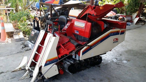 รถเกี่ยวข้าวพร้อมนวดข้าวในตัว แบบนั่งขับ เก่าญี่ปุ่น YANMAR CA11 สภาพสวย เครื่องยนต์ติดง่ายพร้อมใช้งาน ไม่เคยใช้งานในไทย