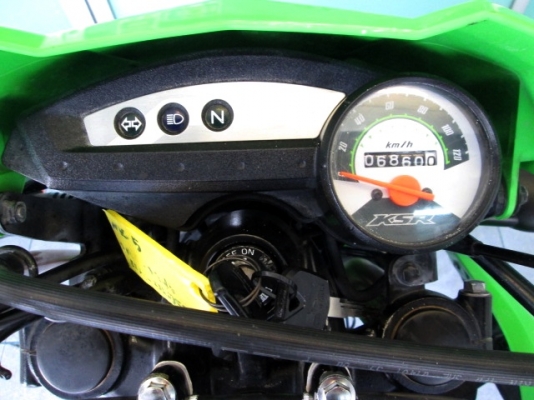 KSR รุ่นสต๊าทมือ สีเขียวดำ ล้อแมกซ์สีทองสวยยิ่งขึ้น รถเดือน กันยายน ปี 2556  ไมล์ 6 พันโล แถม 4 รายการ 41900