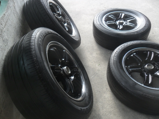 ล้อแม็ก 18นิ้ว 6รู พร้อมยาง สวยๆ 4 ล้อ ราคา 8900 บาท