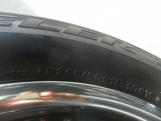 ล้อแม็ก 18นิ้ว 6รู พร้อมยาง สวยๆ 4 ล้อ ลดราคาเหลือ 8900 บาท ล้อแม็ก 18นิ้ว 6รู พร้อมยาง สวยๆ 4 ล้อ ลดราคาเหลือ 8900 บาท