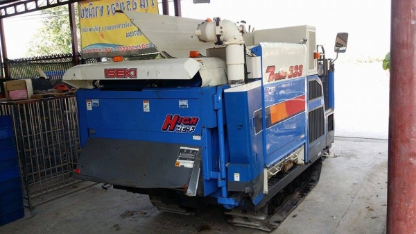 รถเกี่ยวข้าวพร้อมนวดข้าวในตัว แบบนั่งขับ เก่าญี่ปุ่น  ISEKI  Frontier 333 สภาพสวย เครื่องยนต์ติดง่ายพร้อมใช้งาน ไม่เคยใช้งานในไทย